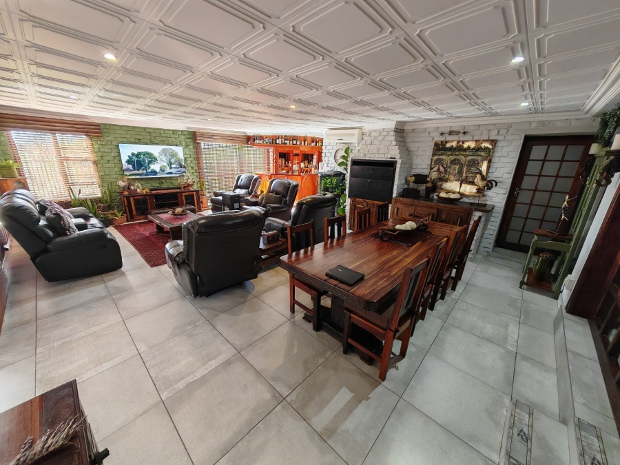 6 Bedroom Property for Sale in Dan Pienaar Free State